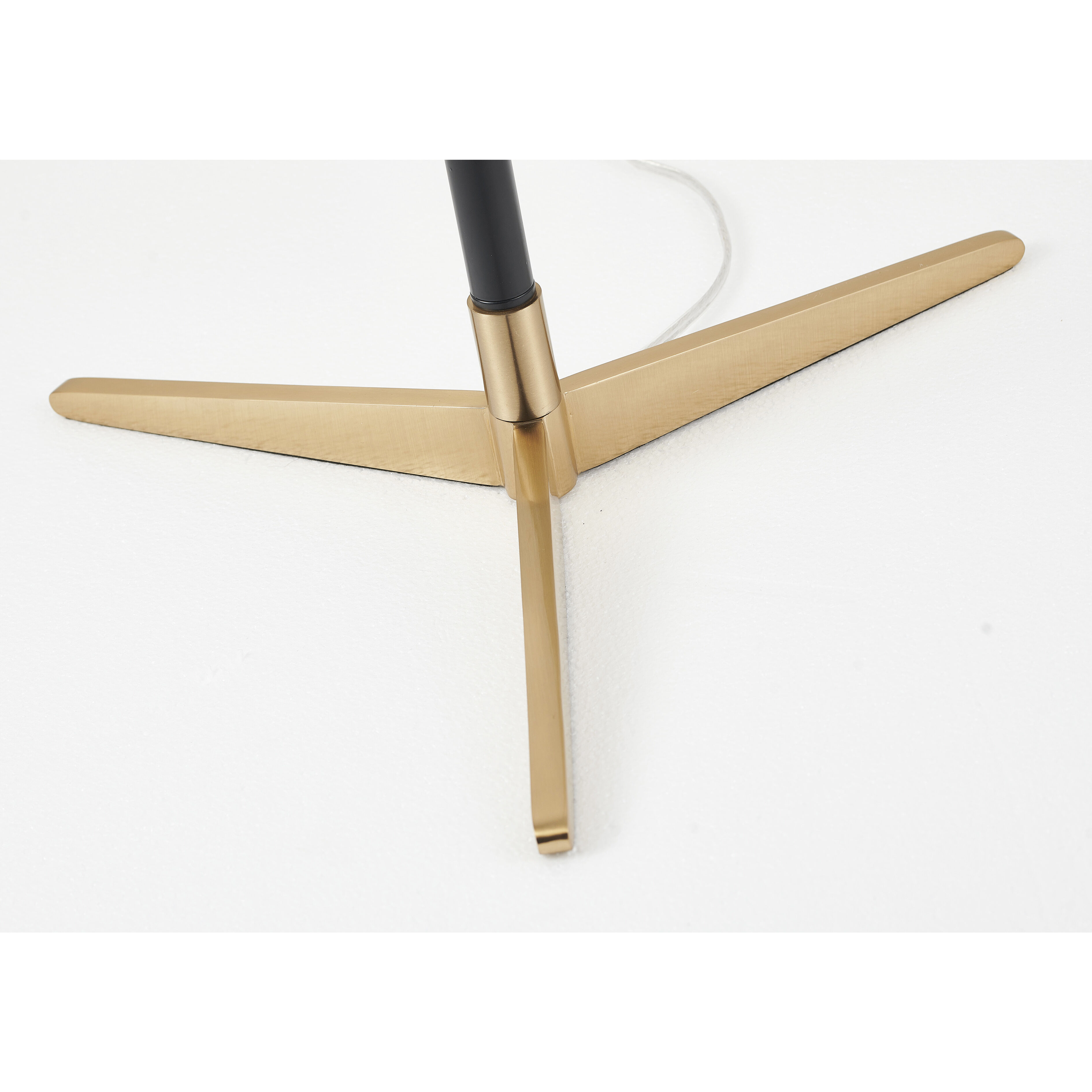 Canada 60.5 inch 100.00 watt Antique Brass and Black Floor Lamp Portable Light